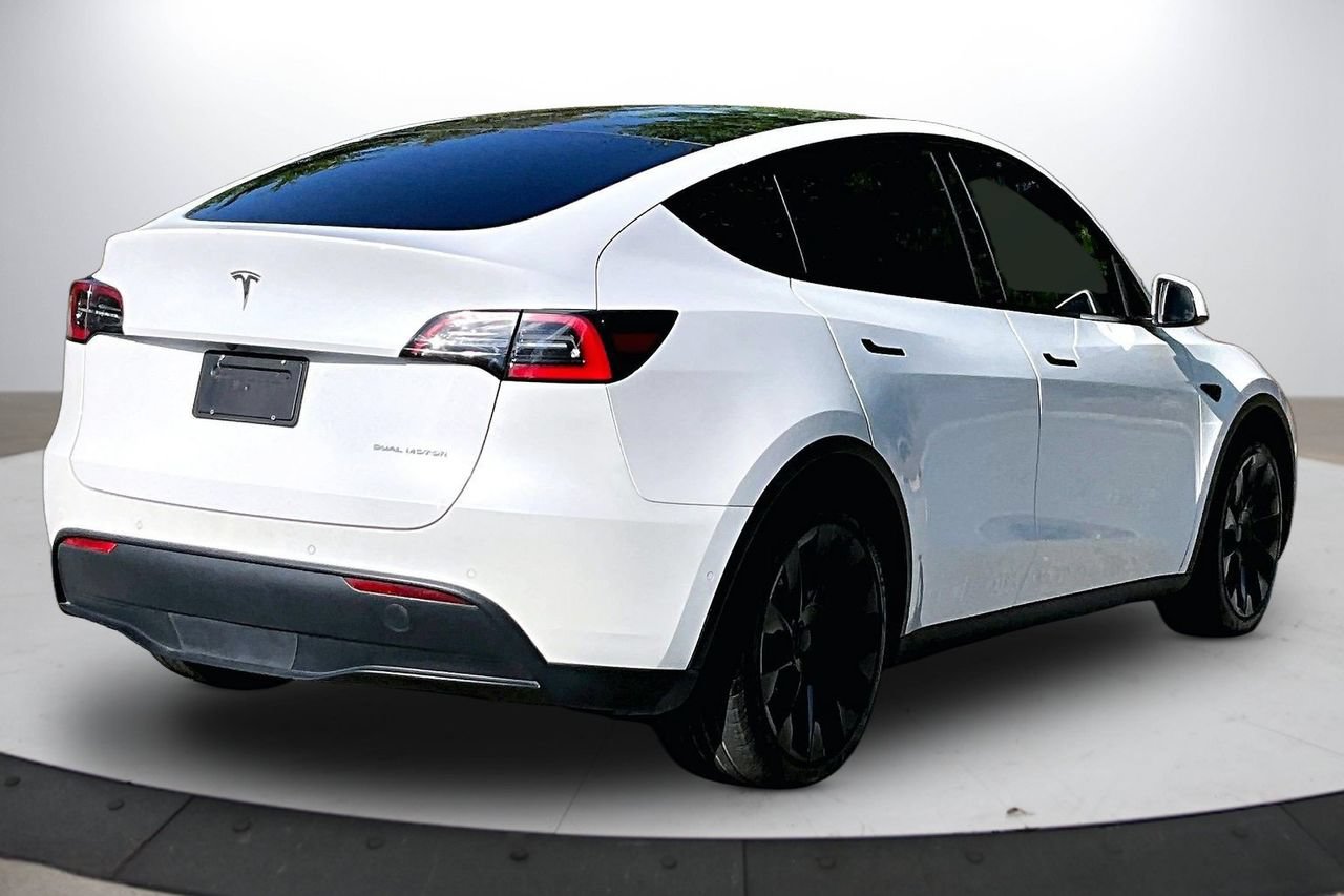 Used 2021 Tesla Model Y Long Range AWD/4WD image 9