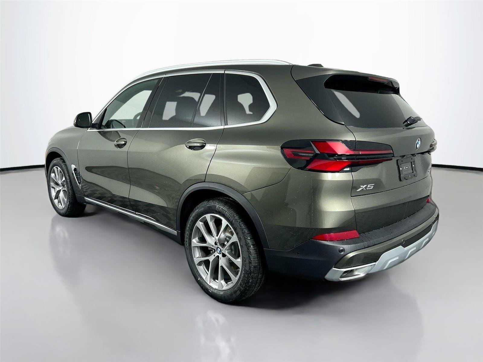 Used 2026 BMW X5 xDrive40i AWD/4WD image 4