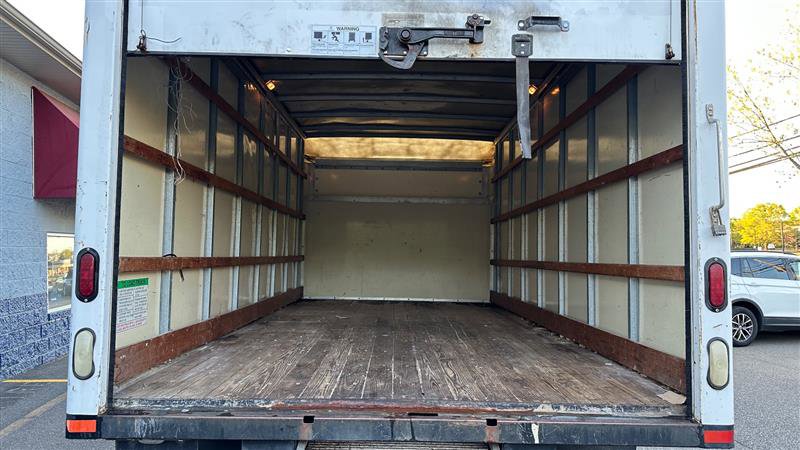 Used 2002 Ford E-350 and Econoline 350 Super Duty image 3