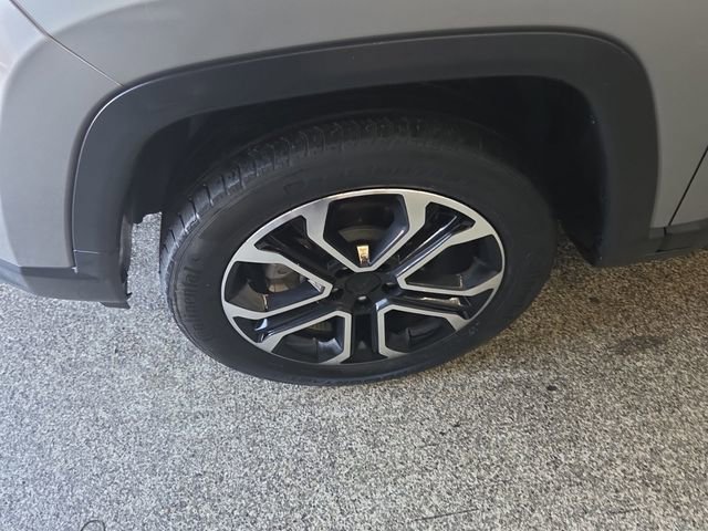Used 2022 Jeep Compass Limited AWD/4WD image 3