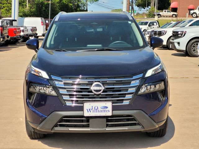 Used 2024 Nissan Rogue SV w/ SV Premium Package image 2