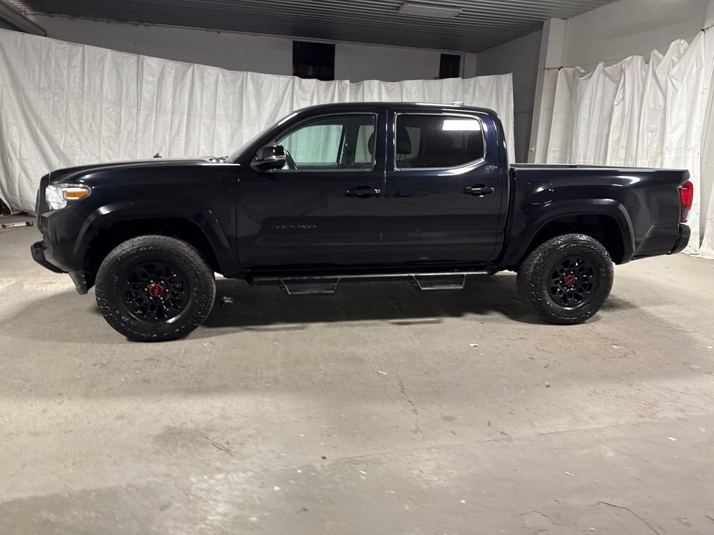 Used 2022 Toyota Tacoma SR5 w/ Technology Package RWD image 4