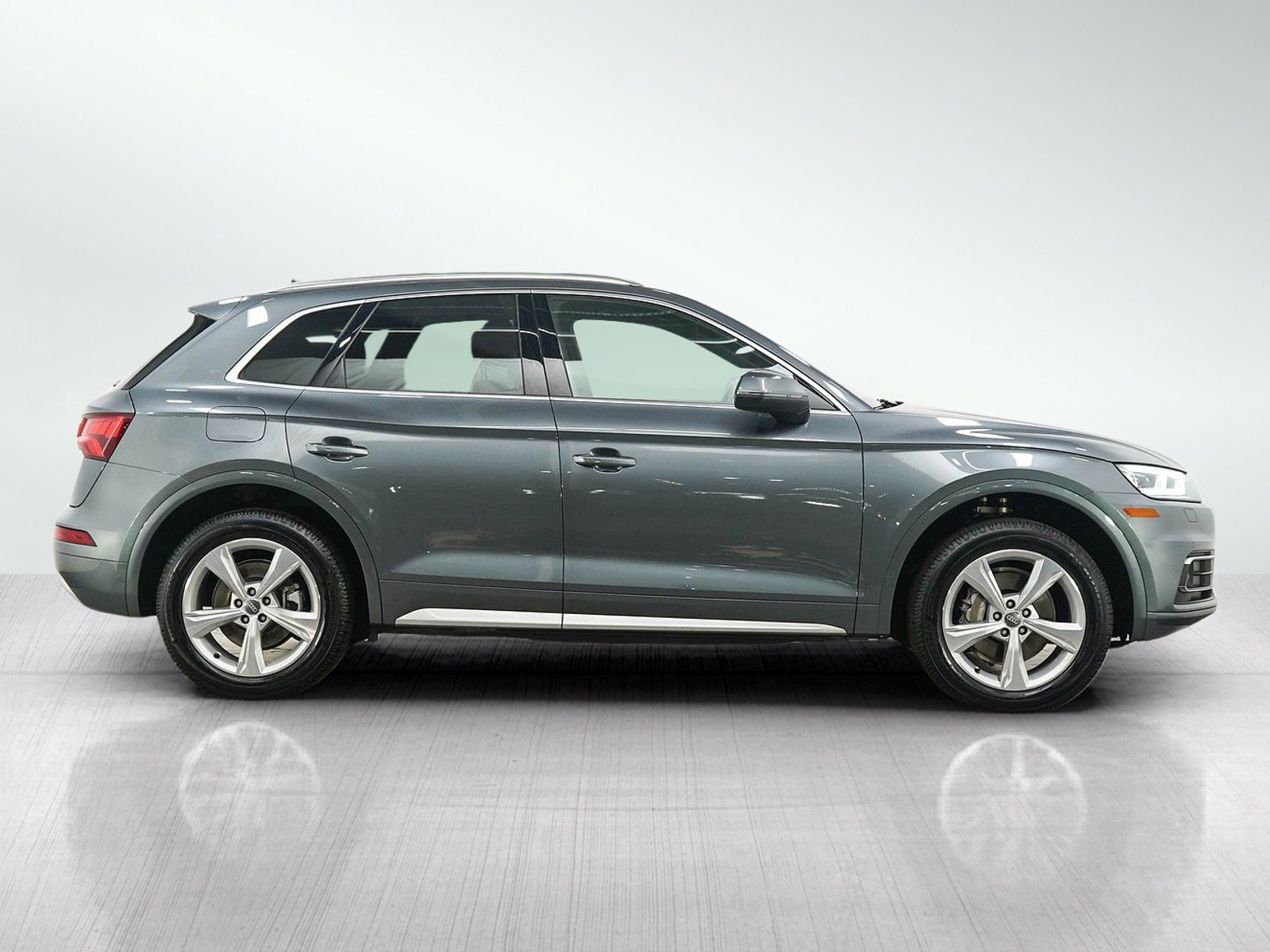 Used 2020 Audi Q5 2.0T Premium Plus w/ Premium Plus Package AWD/4WD image 6