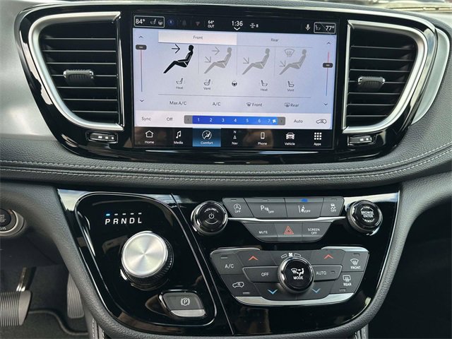 New 2026 Chrysler Pacifica Limited image 10