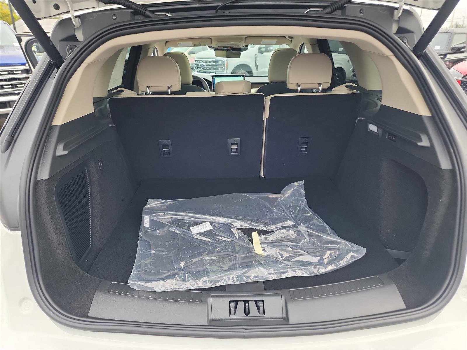 New 2026 Lincoln Corsair Reserve image 19