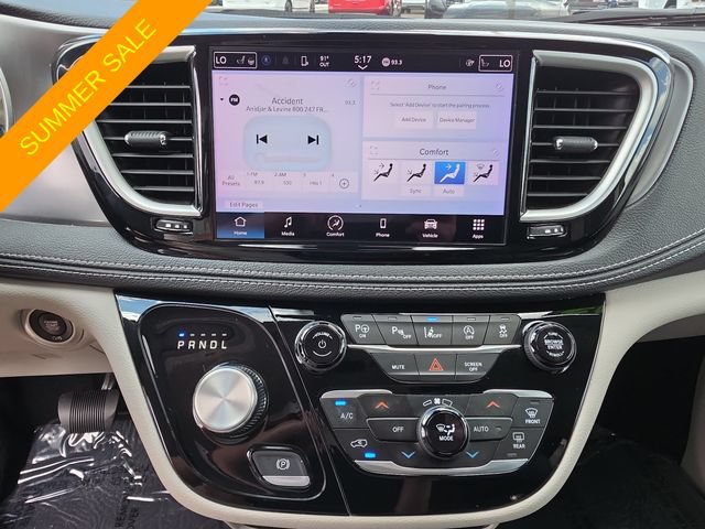 Certified 2023 Chrysler Pacifica Touring-L FWD image 18