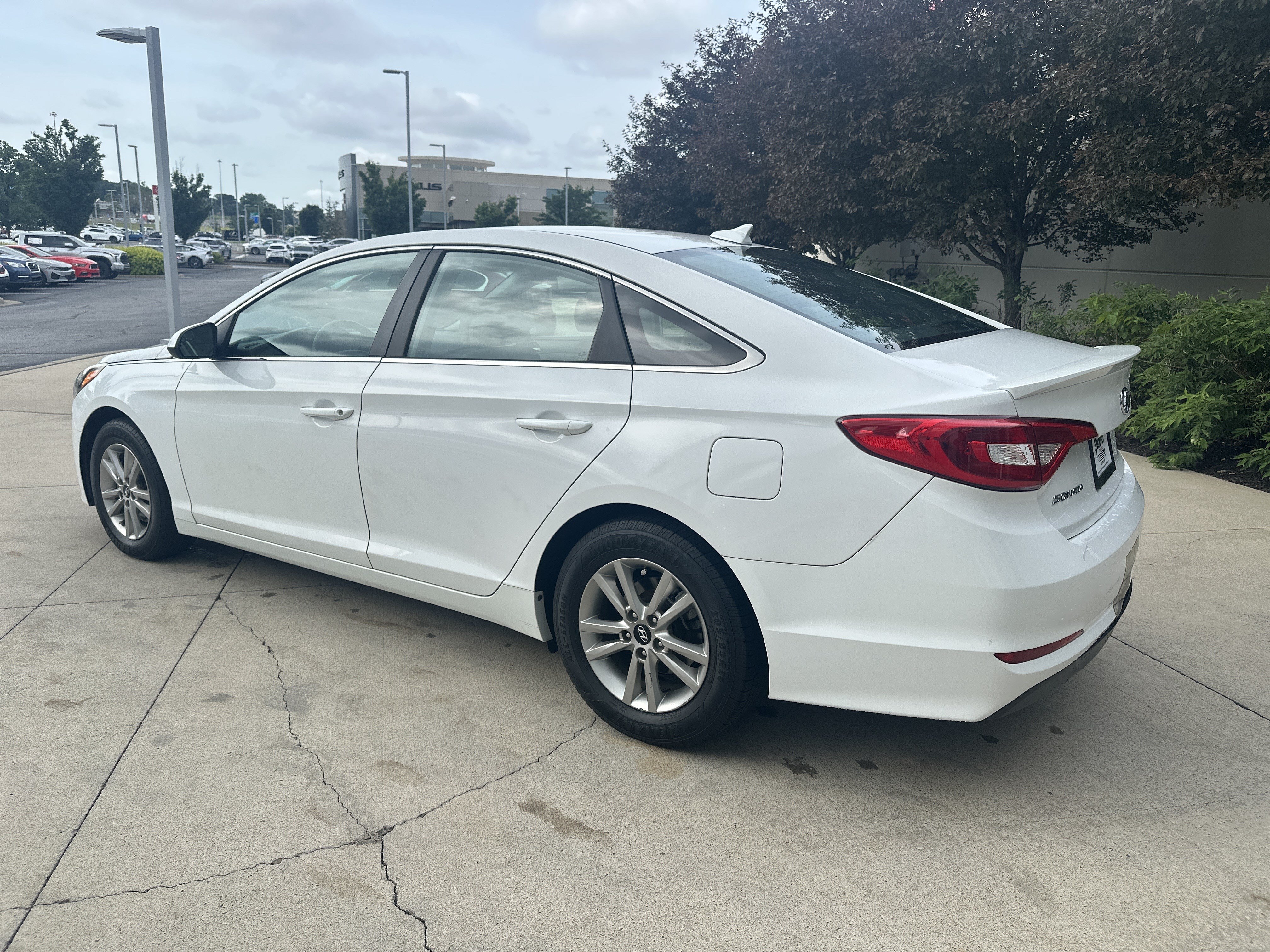 Used 2017 Hyundai Sonata SE FWD image 9