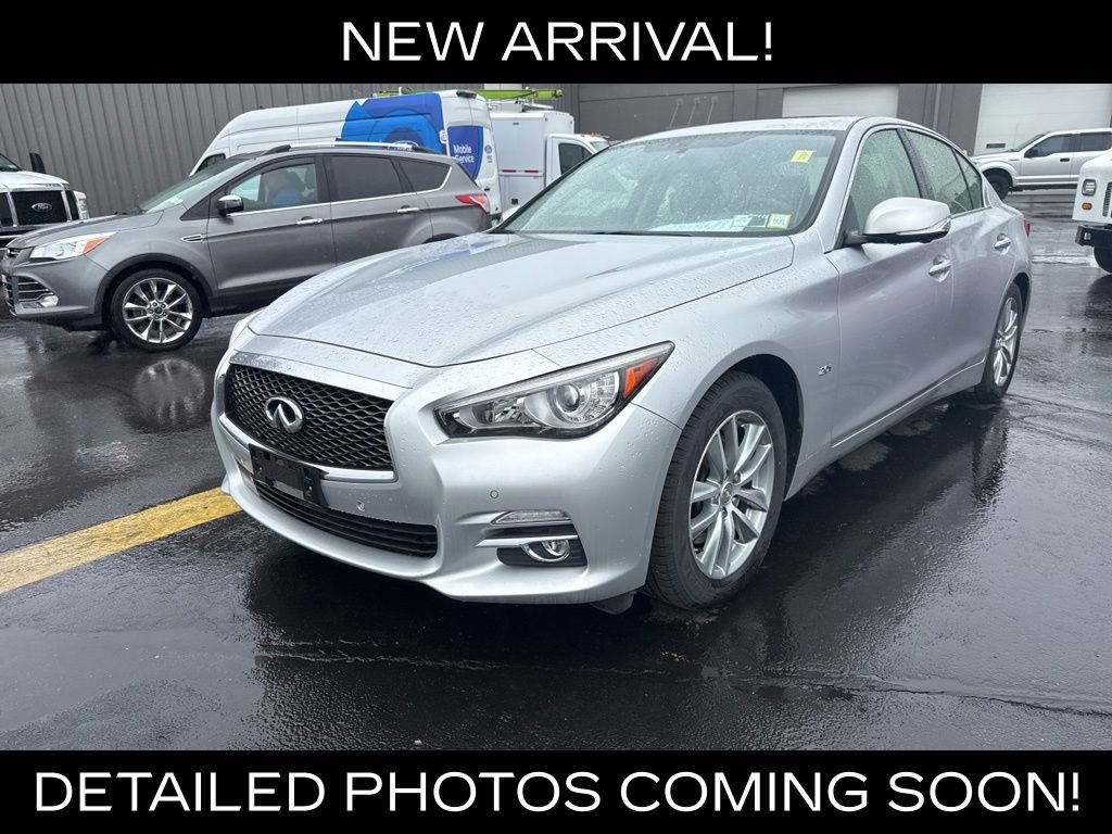 Used 2016 INFINITI Q50 Premium w/ Driver Assistance Package image 2