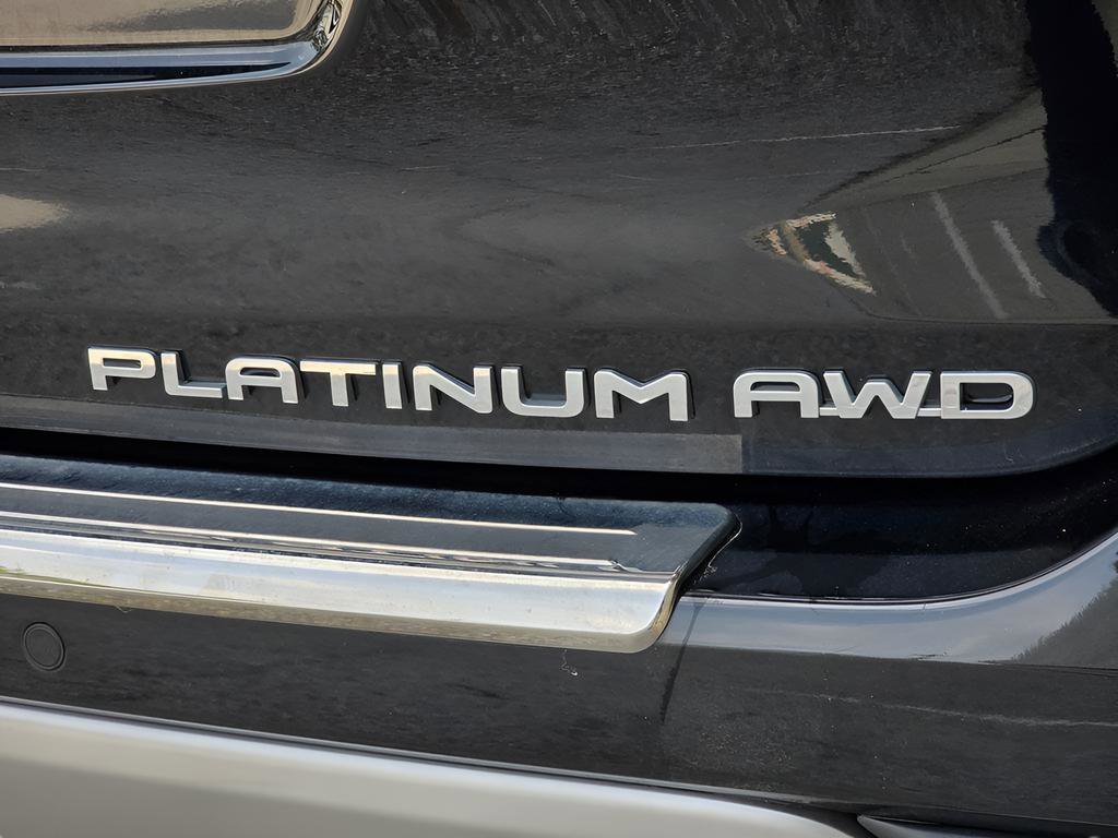 Used 2020 Toyota Highlander Platinum image 12