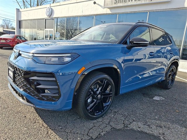 New 2026 Volkswagen Tiguan SE R-Line image 2