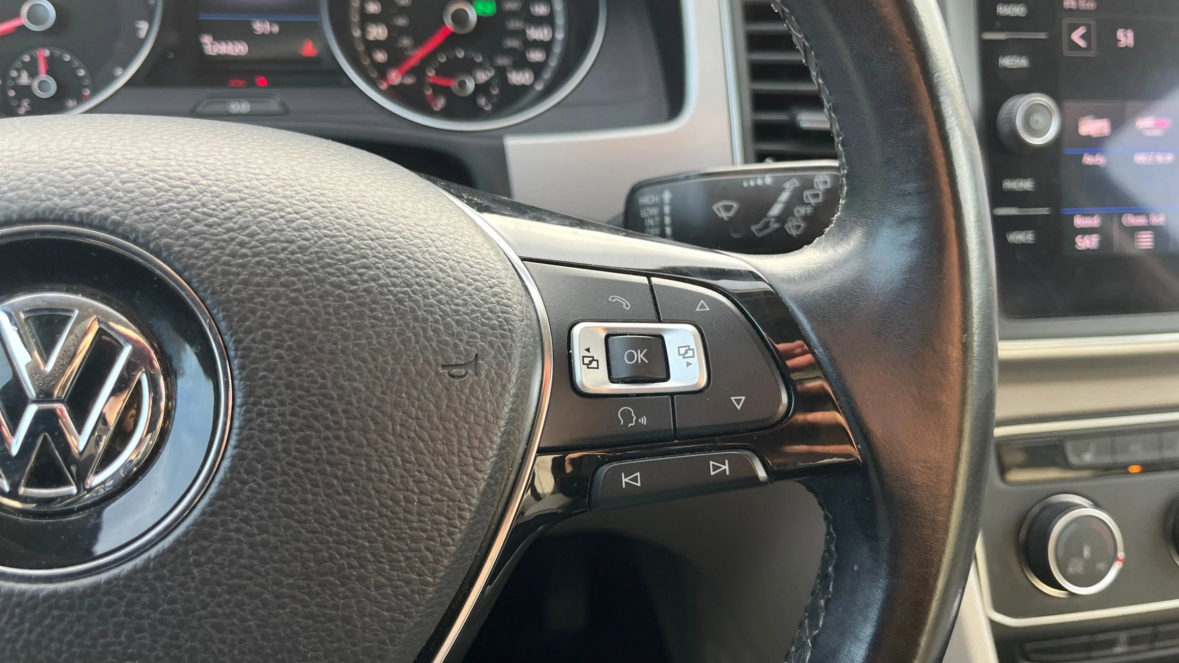 Used 2018 Volkswagen Atlas SE image 28