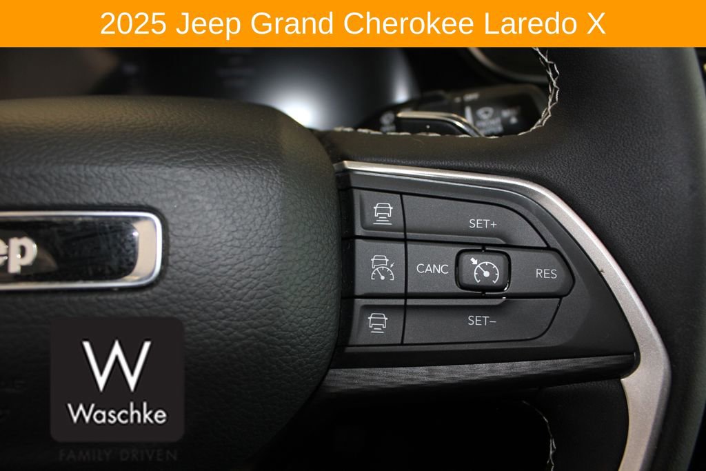Used 2025 Jeep Grand Cherokee Laredo X w/ Trailer Tow Package AWD/4WD image 30