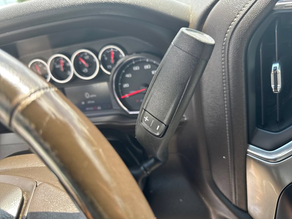 Used 2022 Chevrolet Silverado 1500 LT AWD/4WD image 23