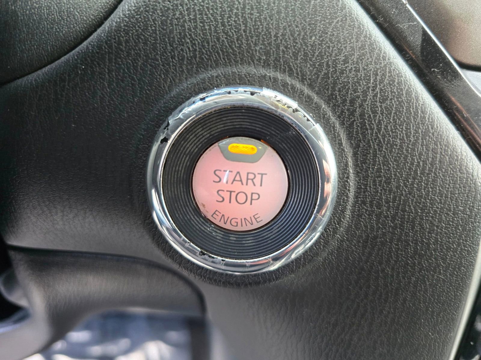 Used 2019 Nissan Pathfinder S image 27