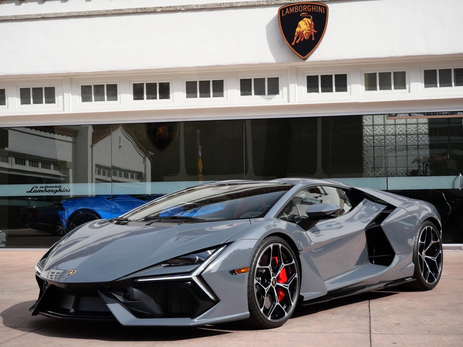 Used 2024 Lamborghini Revuelto image 20