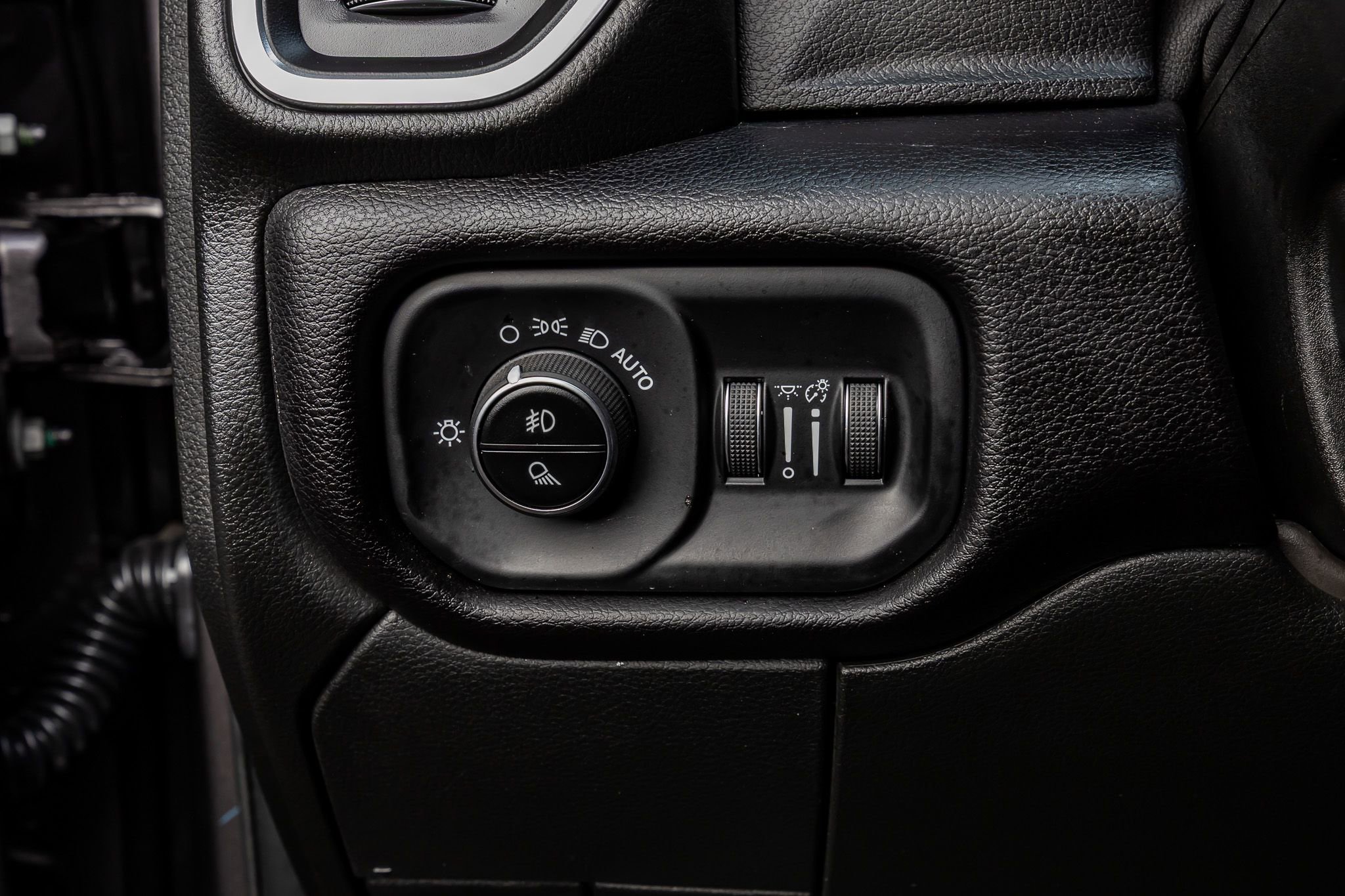 Used 2025 RAM 3500 Laramie AWD/4WD image 21