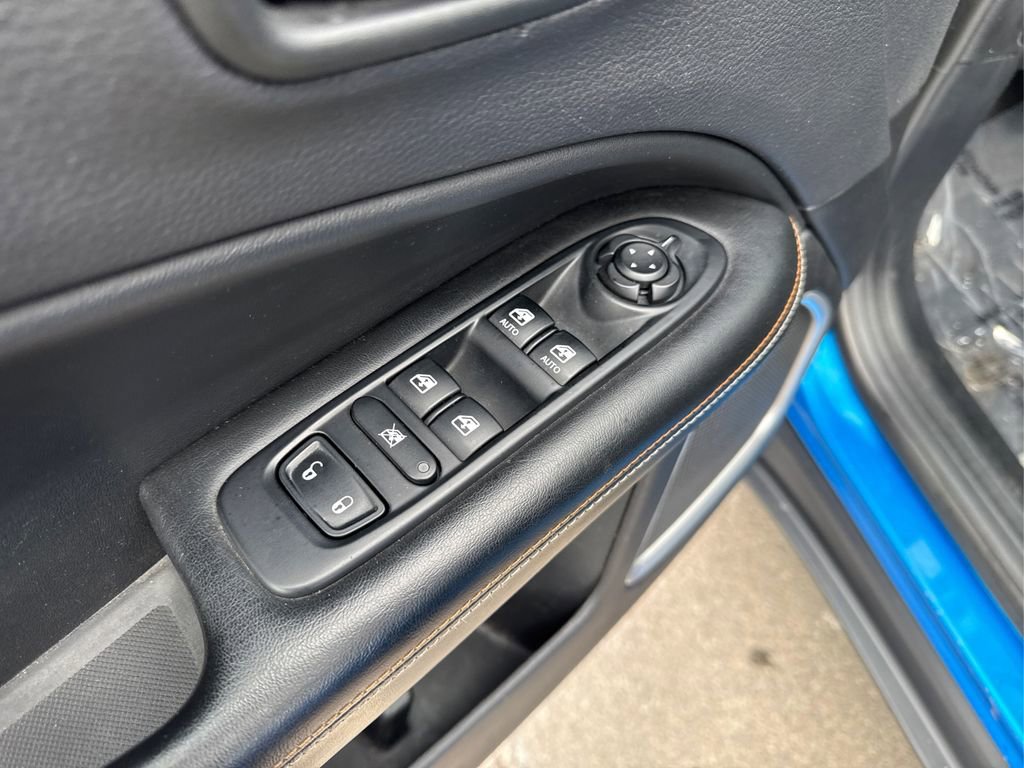 Used 2018 Jeep Compass Latitude w/ Cold Weather Group image 36