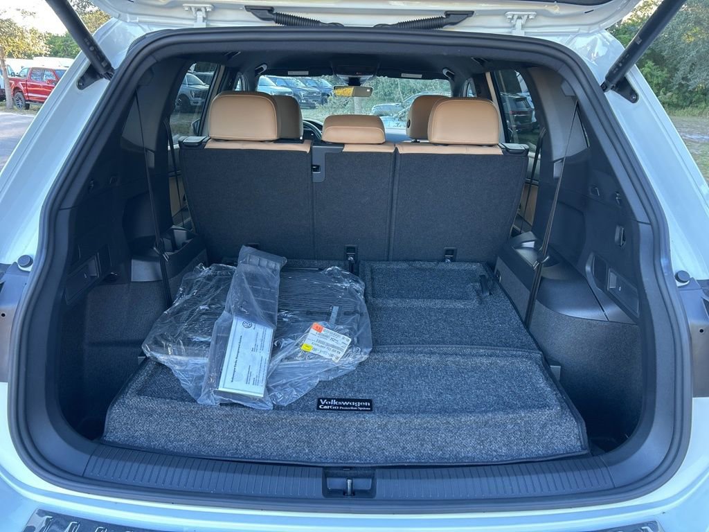 Used 2024 Volkswagen Tiguan SE image 52