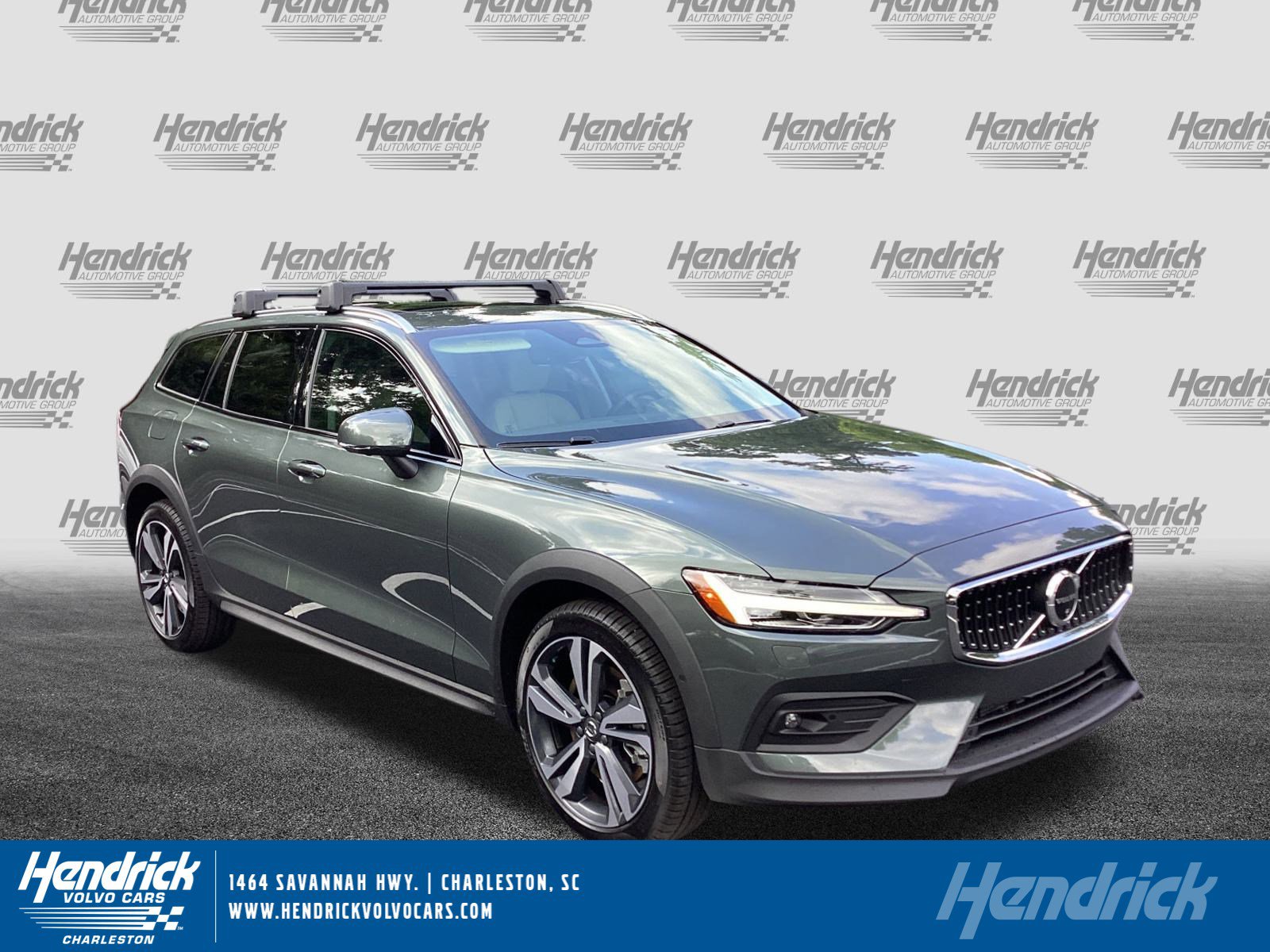 New 2026 Volvo V60 B5 Cross Country Plus w/ Protection Package Premier