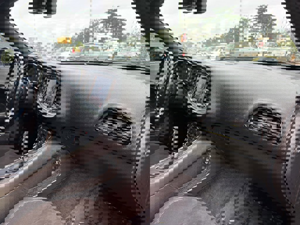 Used 2017 Dodge Challenger R/T Scat Pack w/ Leather Interior Group image 22