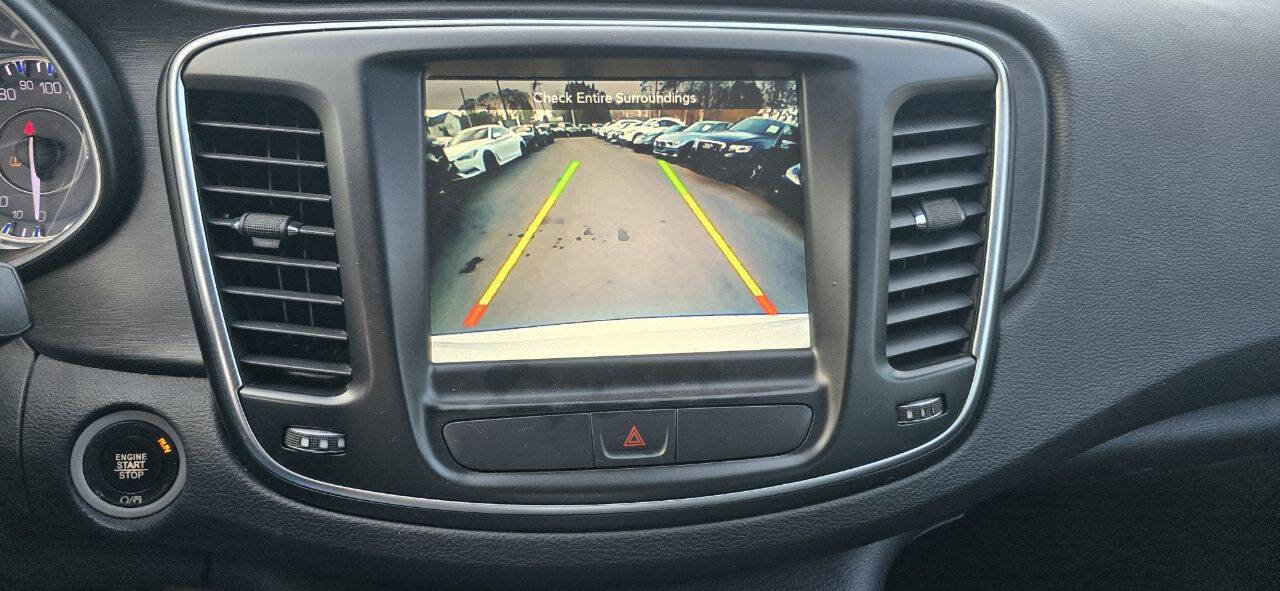 Used 2017 Chrysler 200 Limited Platinum w/ Comfort & Convenience Group image 22