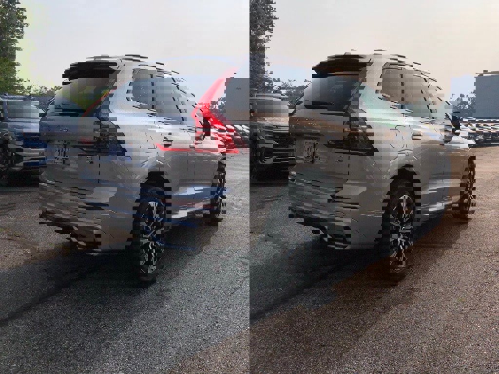 New 2025 Volvo XC60 B5 Core w/ Protection Package Premier image 6