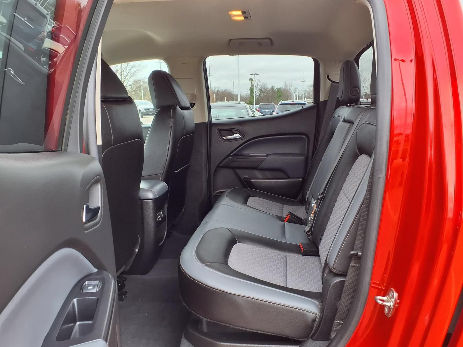 Used 2019 Chevrolet Colorado Z71 AWD/4WD image 11