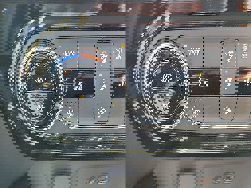 New 2026 Chevrolet Trax LT w/ Driver Confidence Package image 9