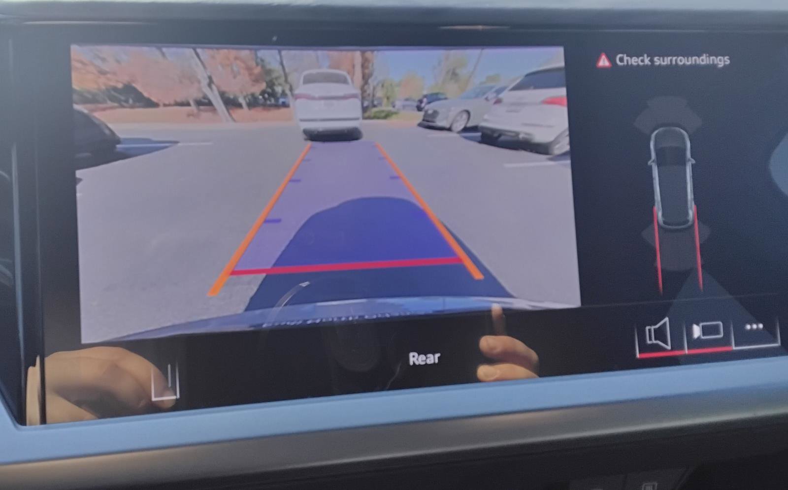 Certified 2025 Audi Q4 e-tron Premium w/ Convenience Package image 28