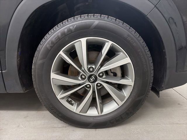 Used 2019 Hyundai Santa Fe Limited image 12