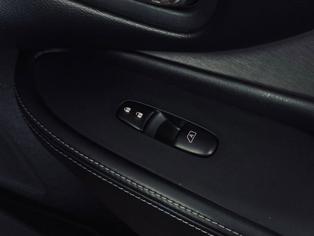 Used 2023 Nissan Murano SV w/ SV Midnight Edition Package image 16