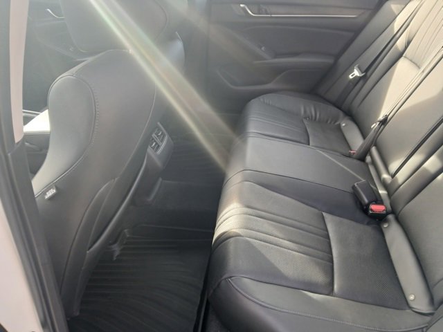 Used 2018 Honda Accord Touring image 39