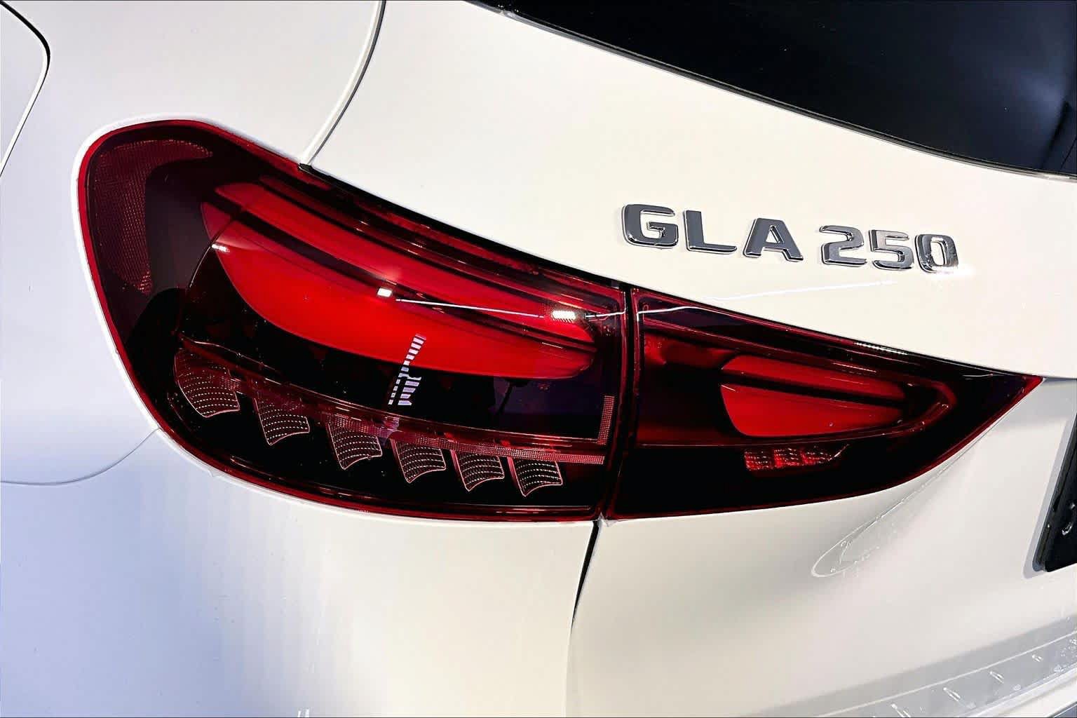 New 2026 Mercedes-Benz GLA 250 4MATIC image 5