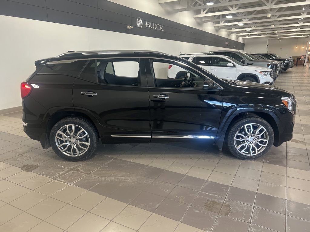 Used 2023 GMC Terrain Denali image 7