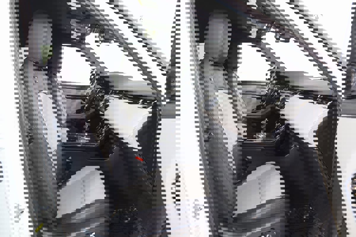 Used 2022 Land Rover Range Rover Evoque R-Dynamic S image 12