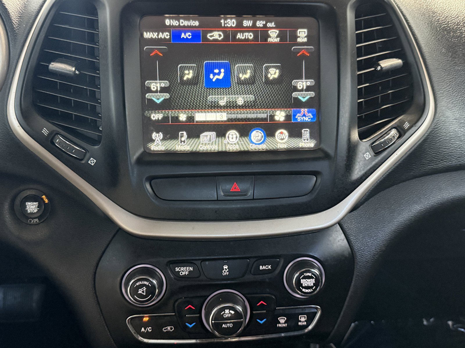 Used 2017 Jeep Cherokee Limited AWD/4WD image 16