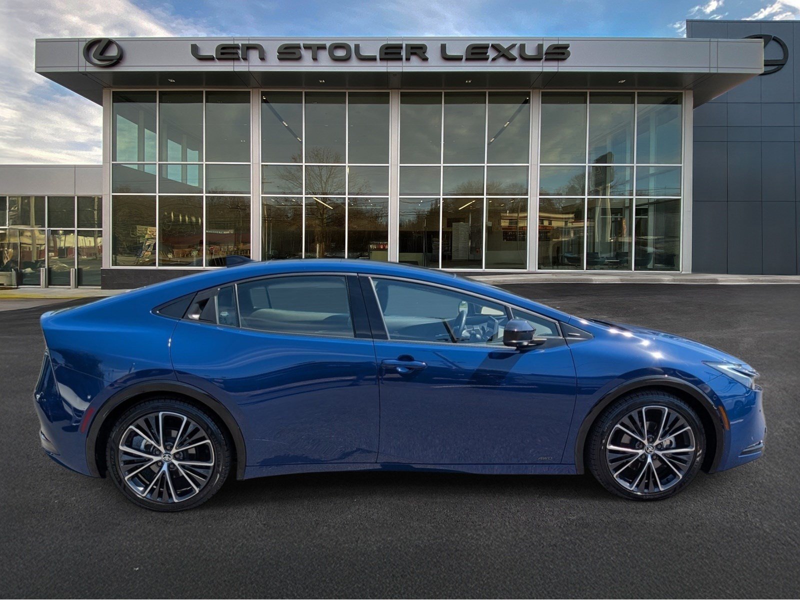 Used 2024 Toyota Prius Limited w/ Limited Premium Package AWD/4WD image 2