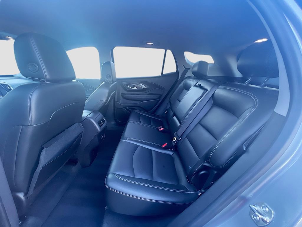 Used 2024 GMC Terrain SLT image 24