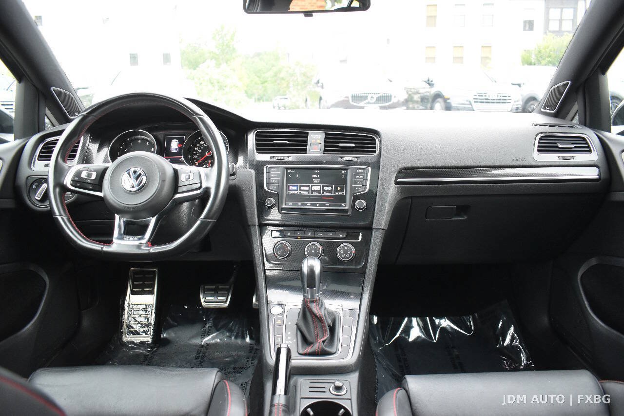 Used 2017 Volkswagen GTI SE FWD image 16