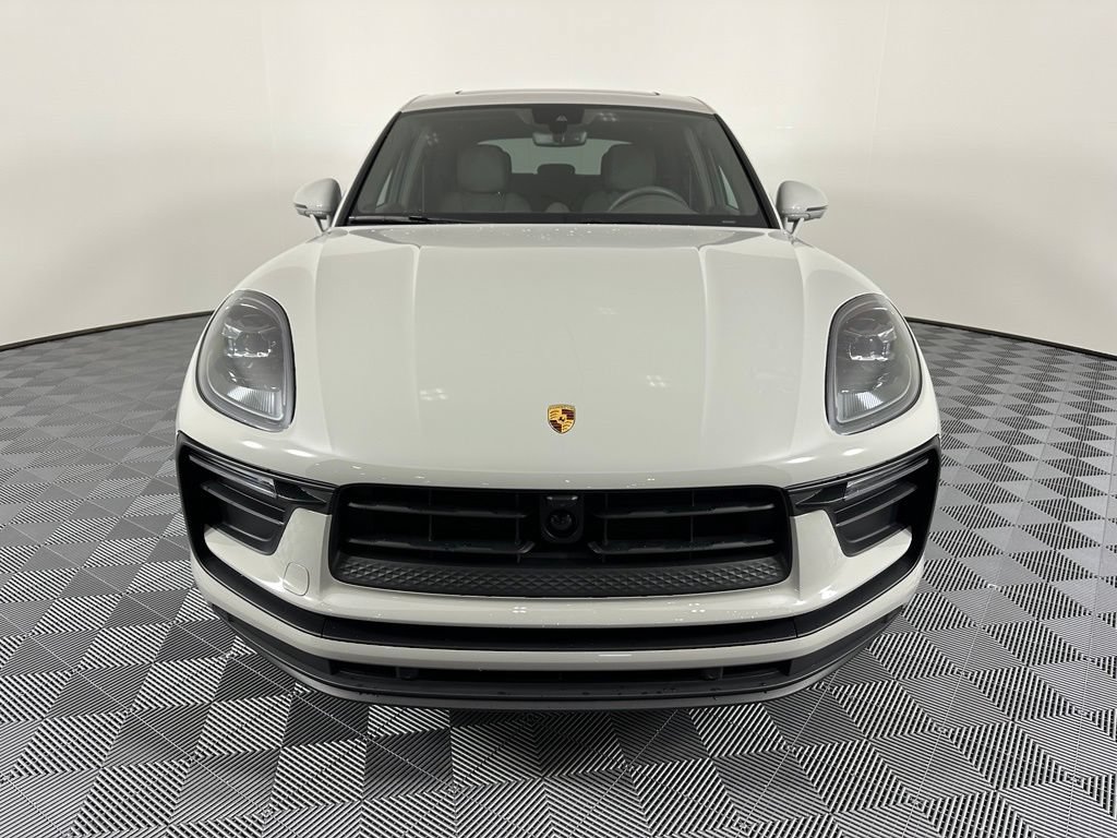 Certified 2026 Porsche Macan Turbo AWD/4WD image 8