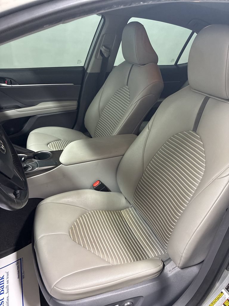 Used 2021 Toyota Camry SE FWD image 9