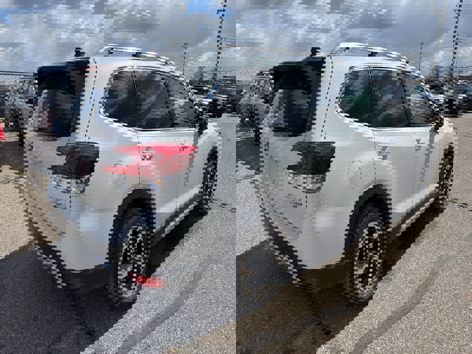 Used 2024 Subaru Forester Touring image 3