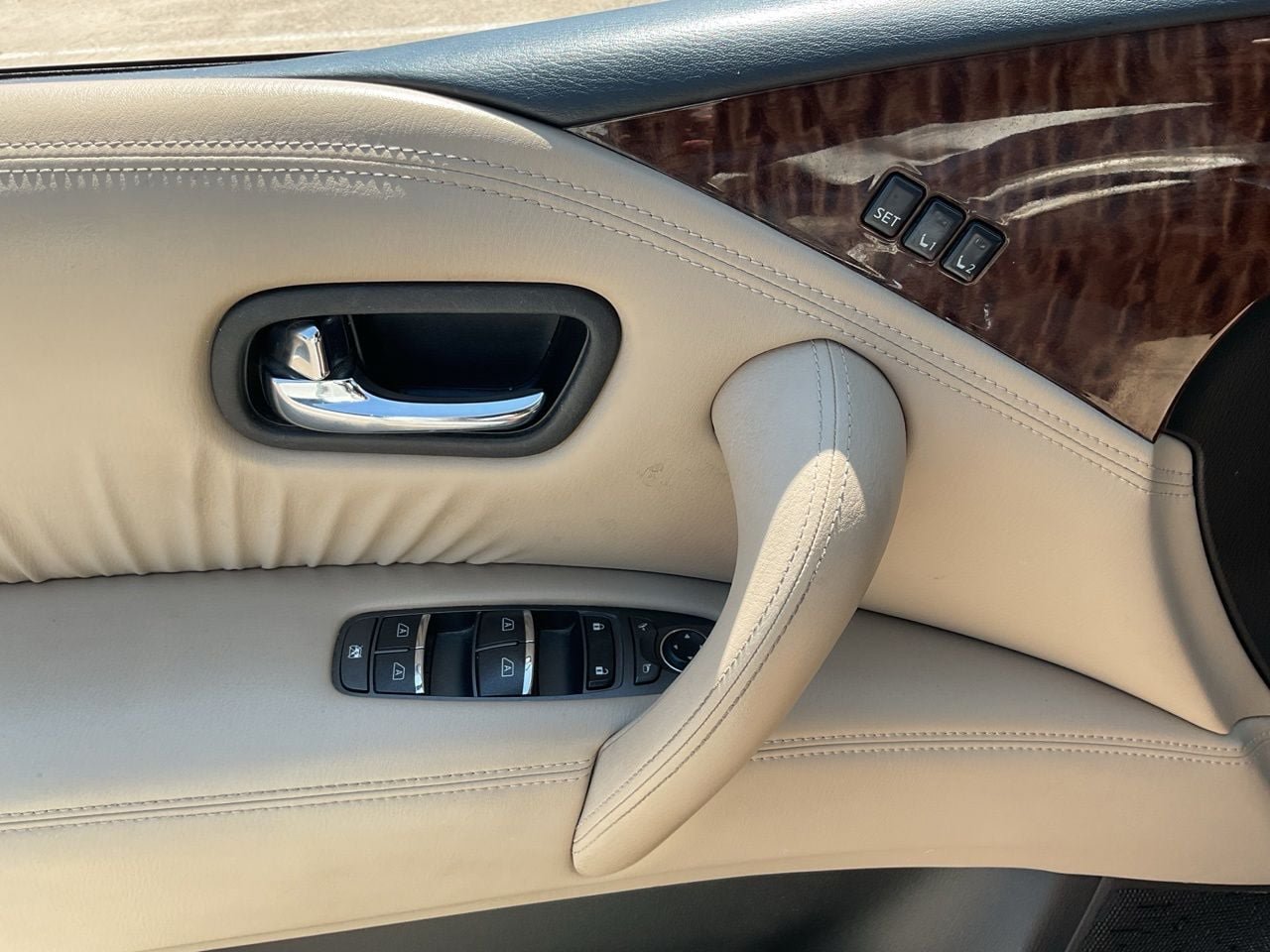 Used 2019 Nissan Armada Platinum w/ Captain's Chairs Package AWD/4WD image 27