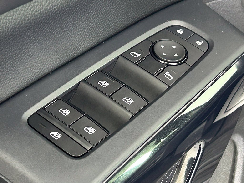 Used 2024 Nissan Pathfinder S w/ Cargo Package AWD/4WD image 33