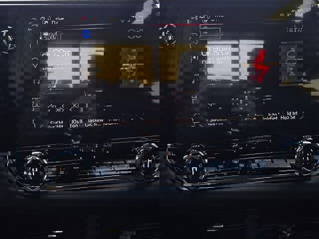 Used 2024 GMC Canyon Elevation w/ Convenience Package image 16