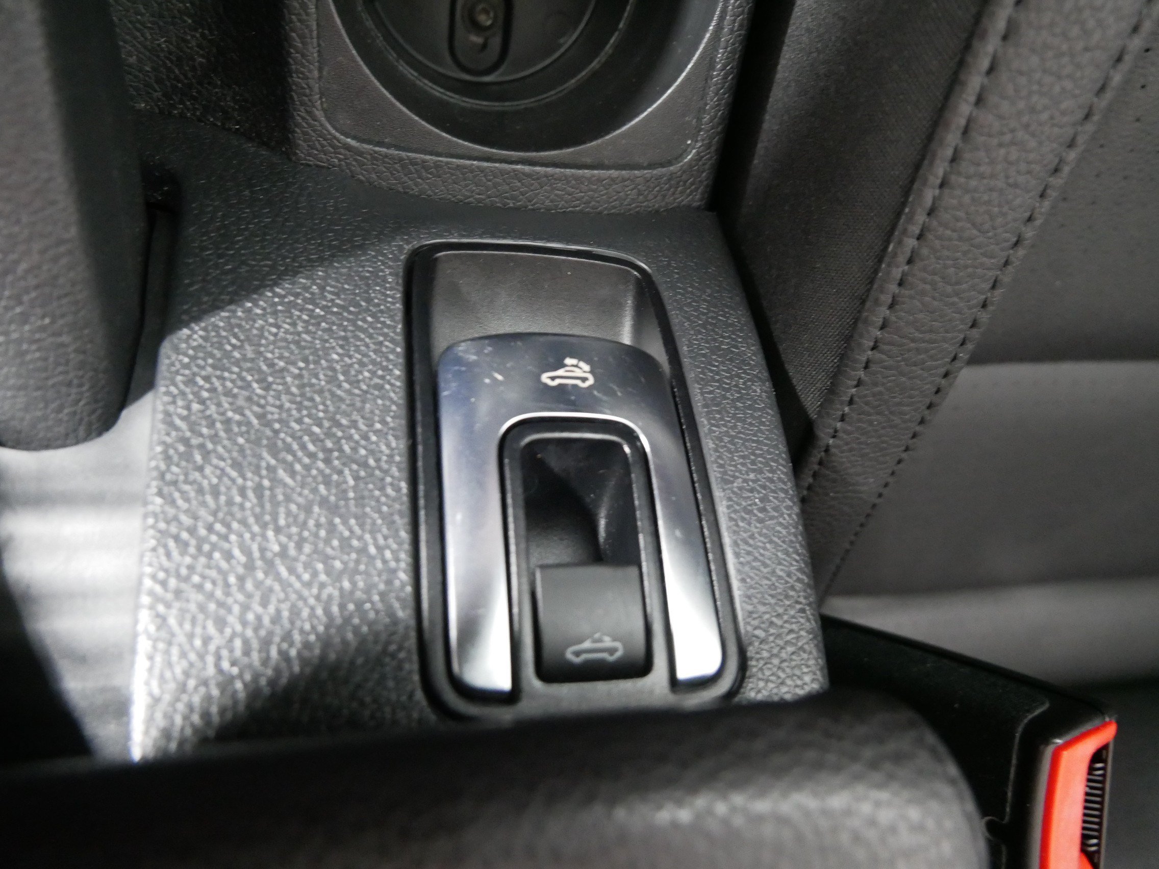Used 2013 Volkswagen Eos Komfort FWD image 31