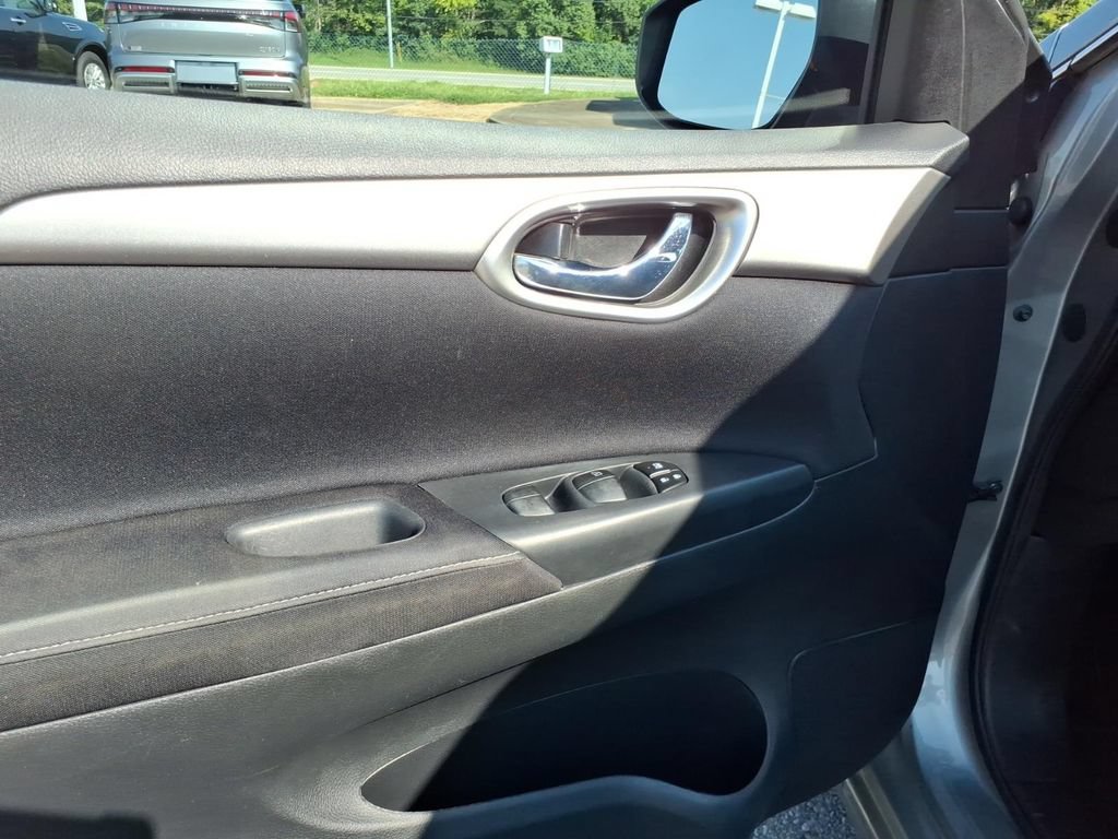 Used 2014 Nissan Sentra SV FWD image 3