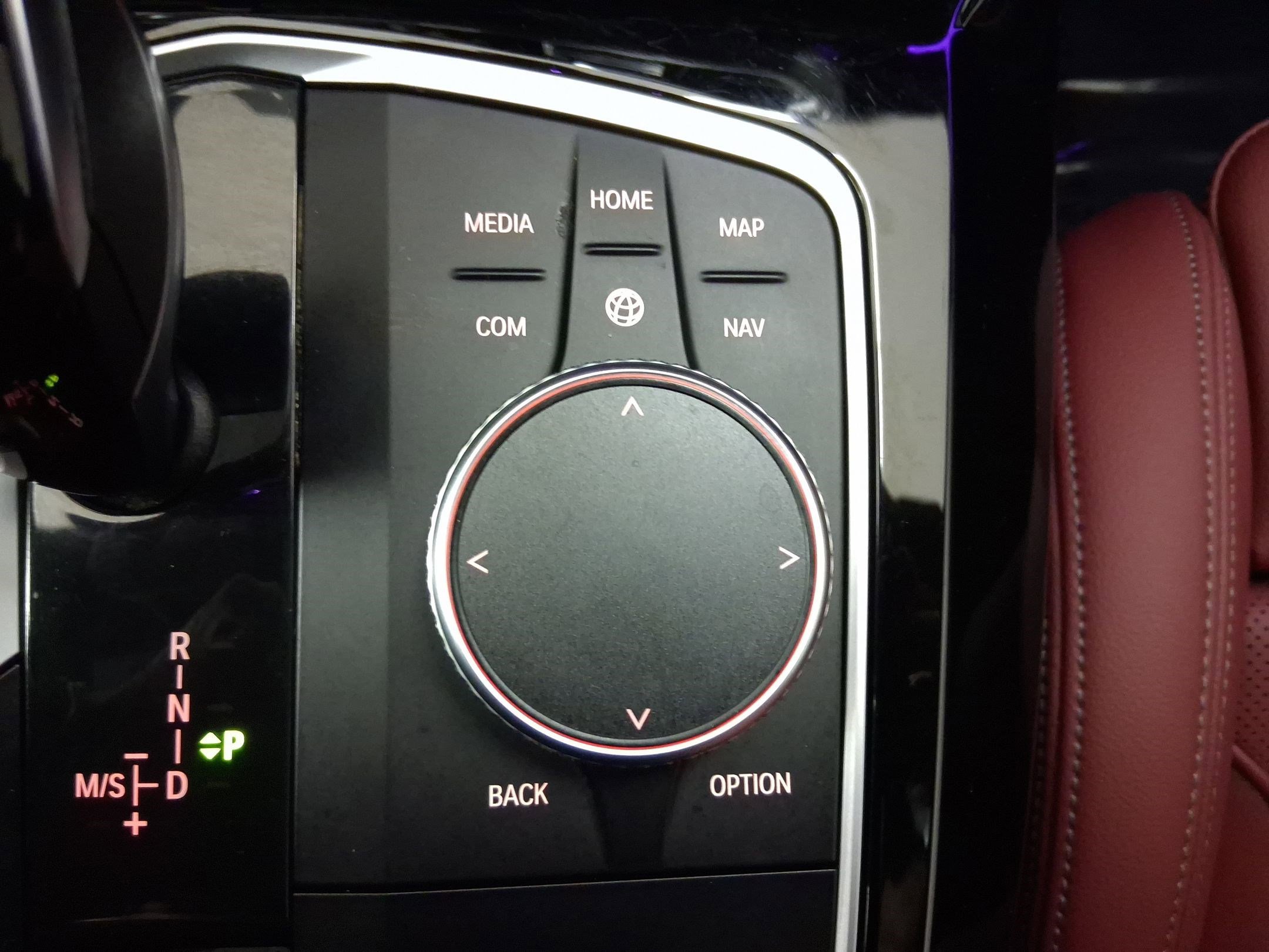 Certified 2023 BMW X4 xDrive30i w/ Convenience Package image 17