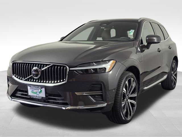 Used 2023 Volvo XC60 T8 Ultimate w/ Climate Package image 3