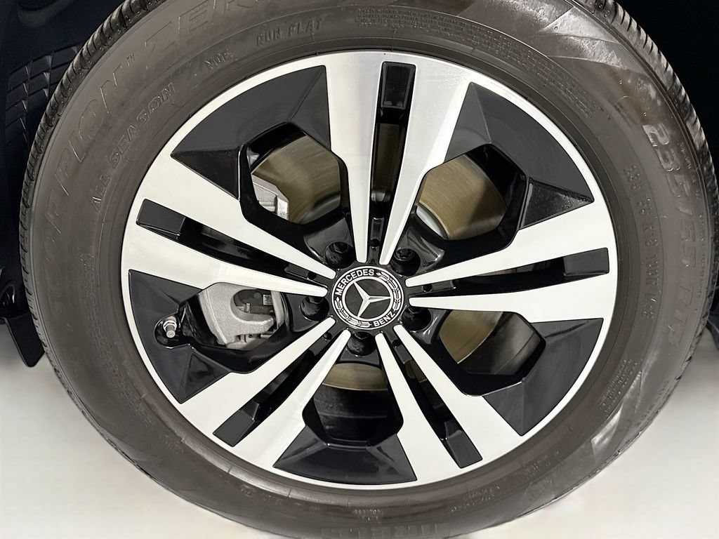 Certified 2025 Mercedes-Benz GLB 250 image 30
